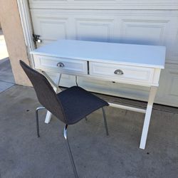 Desk W Chair 