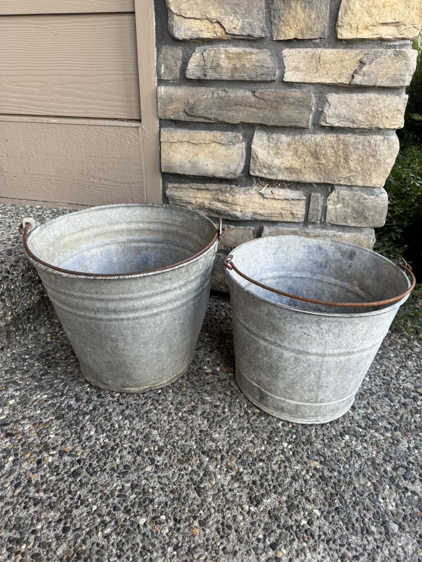 Vintage Galvanized Bucket Set