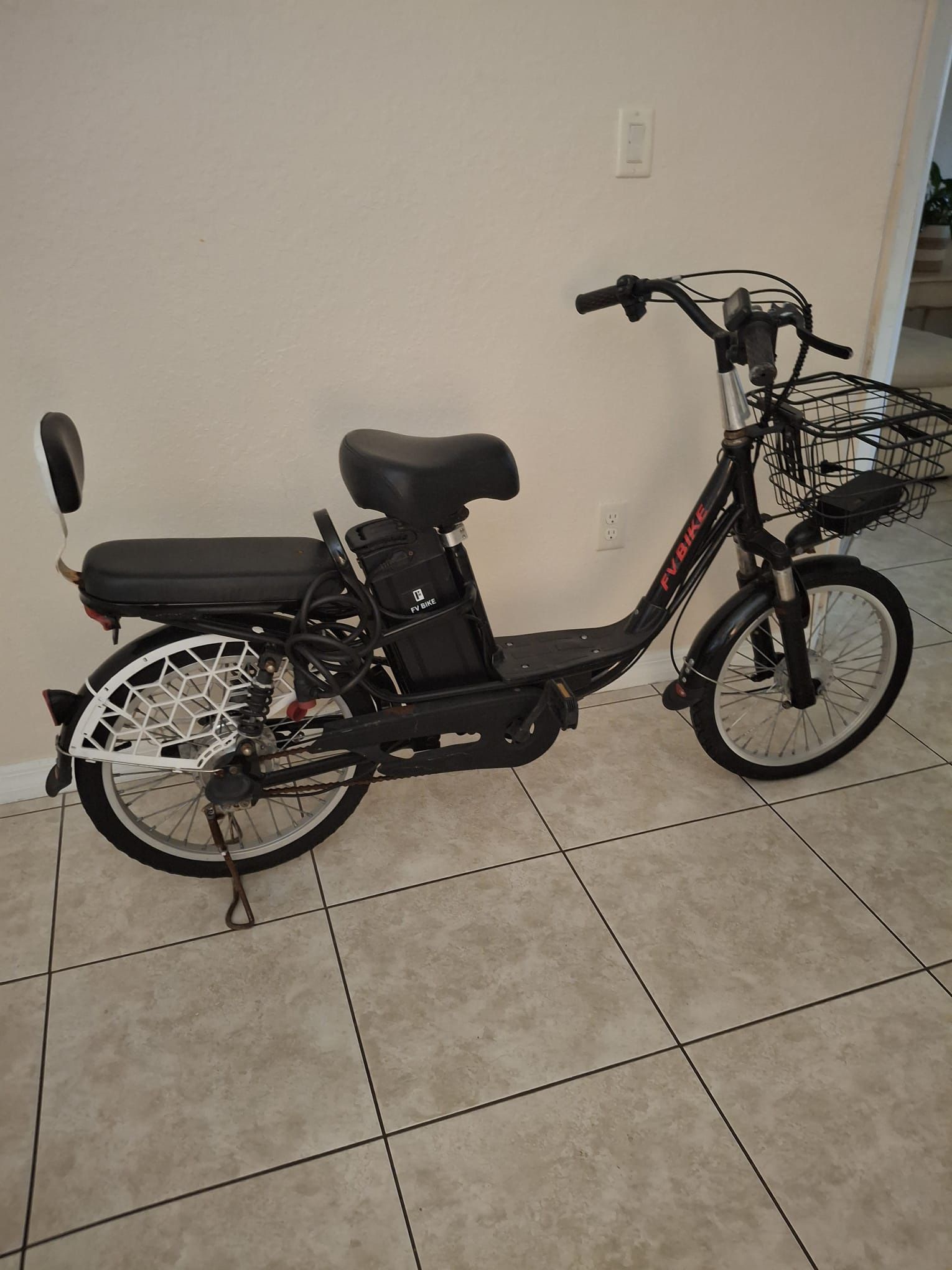 Electric Bike w/ Charger 