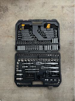 DEWALT 192-Piece Mechanics Tools Set