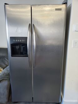 Frigidaire refrigerator side by side (ice maker doesn't work)