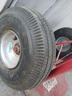 Dolly good tires good condition