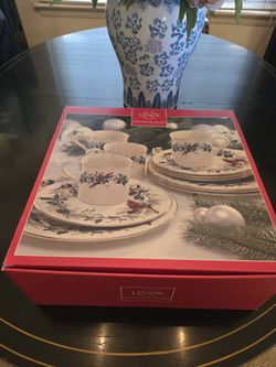 Lenox 12 Piece Fine Bone China Christmas Set