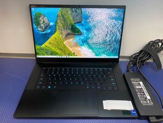 RAZER RZ09-0409 I7-11 gen 16GB / 1TB RTX3060