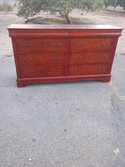 Dresser