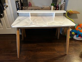 White desk with shelf