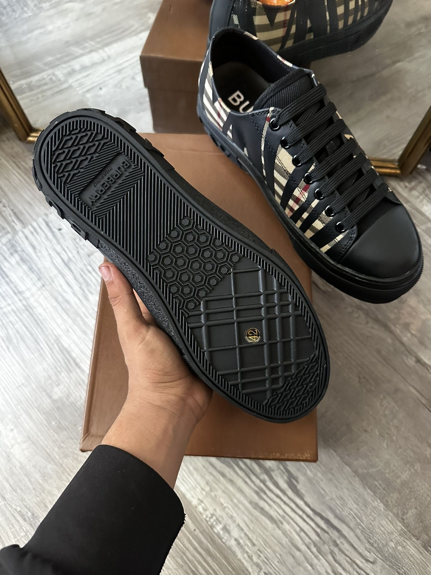 Burberry Shoes Black