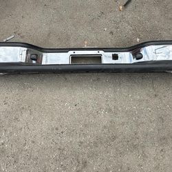 open box 99-06 Chevy silverado / Gmc Sierra chrome back rear bumper defensa de atras