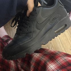 Air maxes size 5y