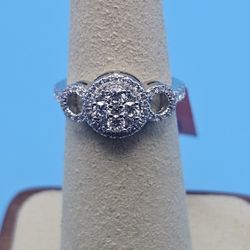✨ Moissanite Halo Ring – Size 5 – 925 Sterling Silver ✨