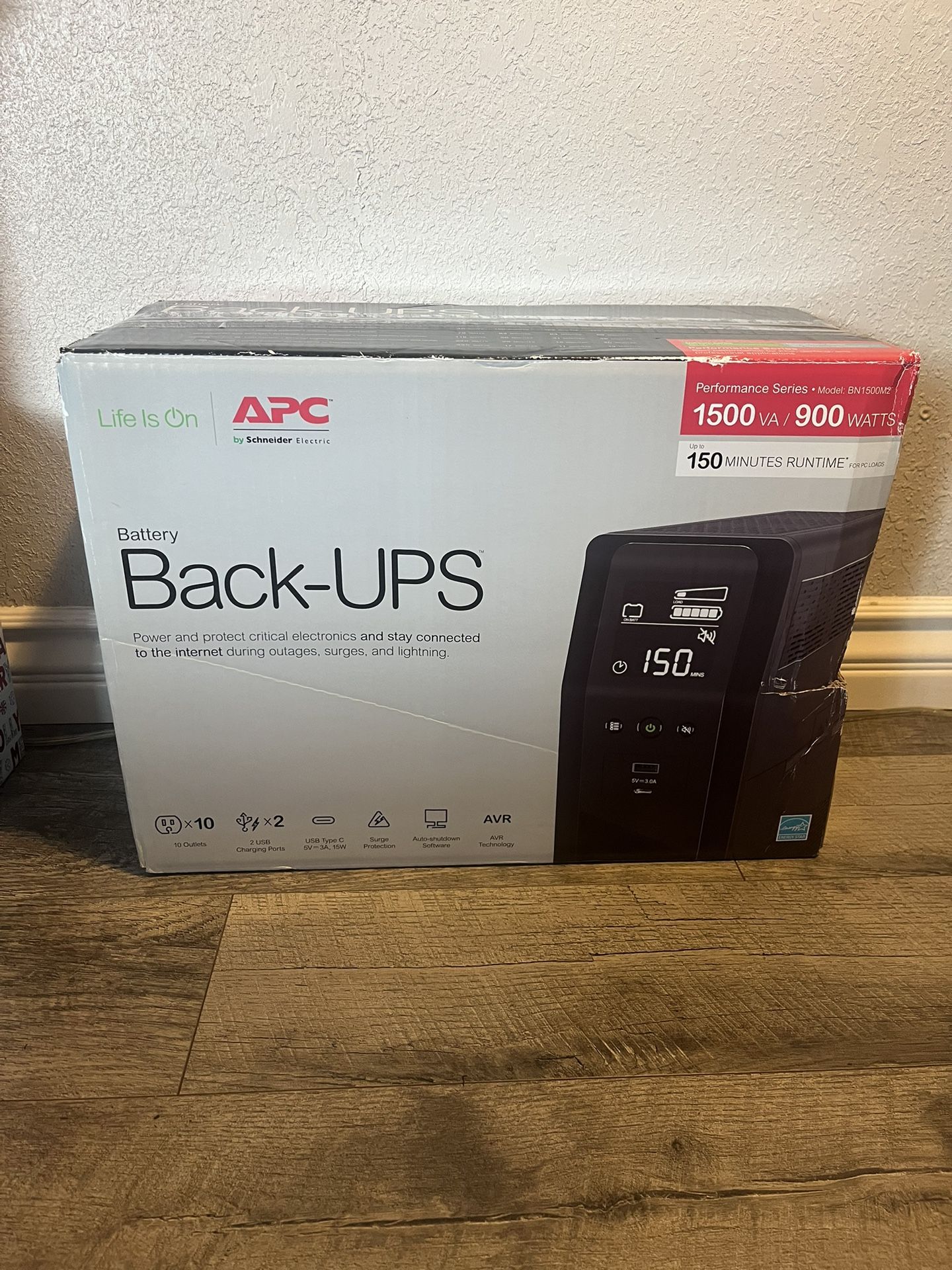 NEW IN BOX APC BATTERY BACK UP