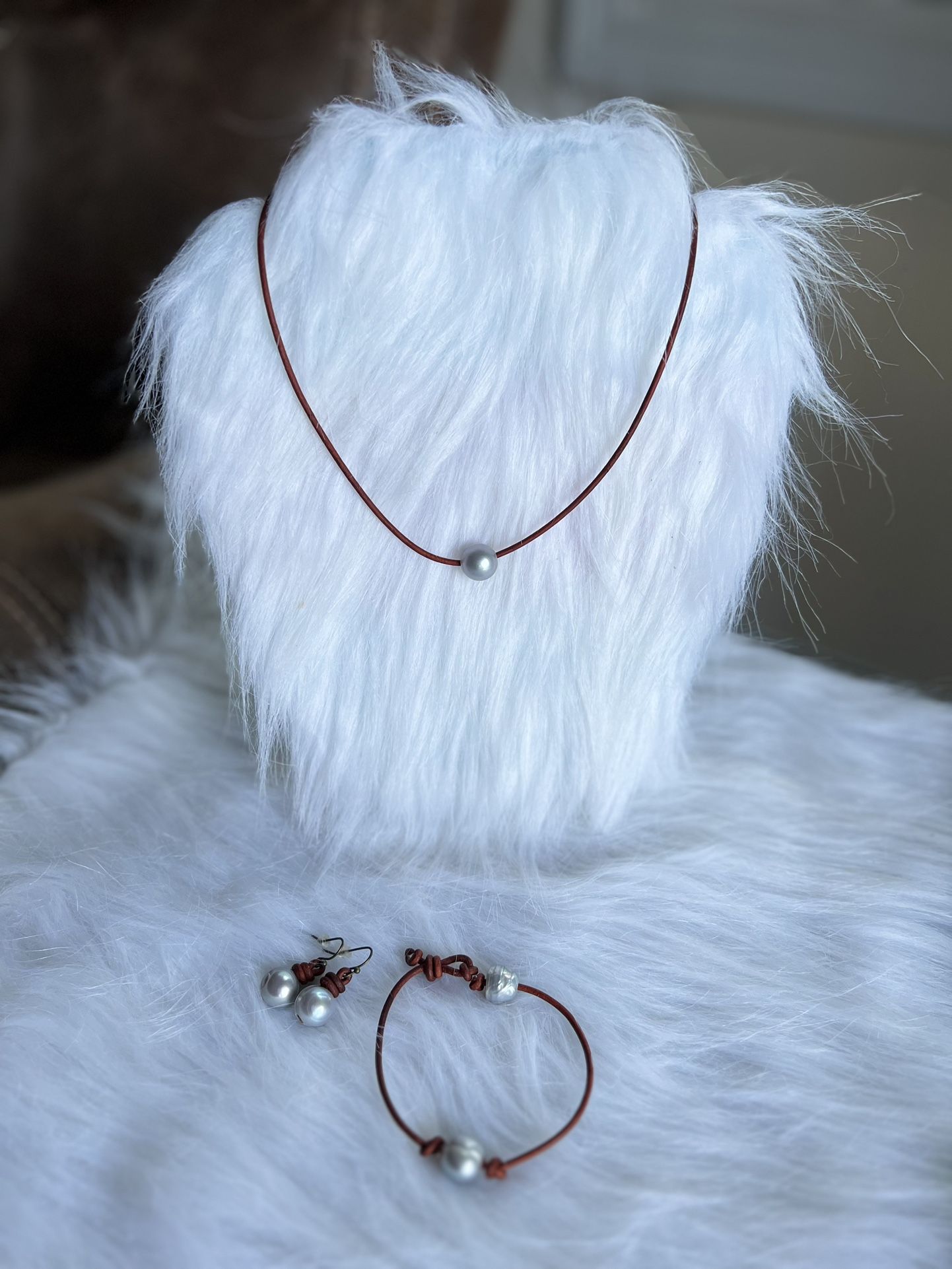 HANDMADE CHOCKER, BRACELET AND EARRINGS