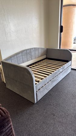 Gray Velvet Daybed with Trundle