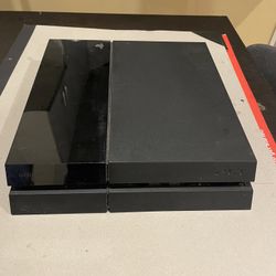 🎮 PS4 in Perfect Condition – $200 