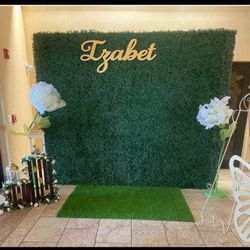 Greenary wood panel wall