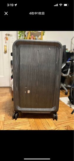 Hard shell expandable large suitcase Hard shell expandable large suitcase