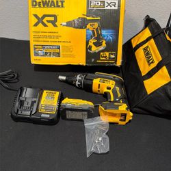 New Dewalt 20V Max XR Brushless Drywall Screwgun Kit 