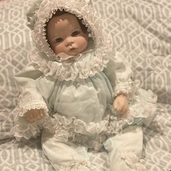 Beautiful Antique Porcelain Baby Doll 21 Inch