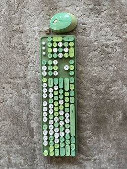 Portable blue tooth keyboard and mouse