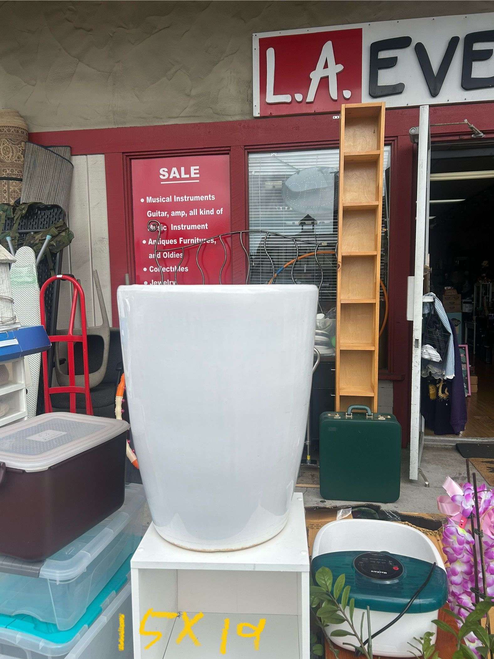 Large White Ceramic Flower Pot/ Pottery