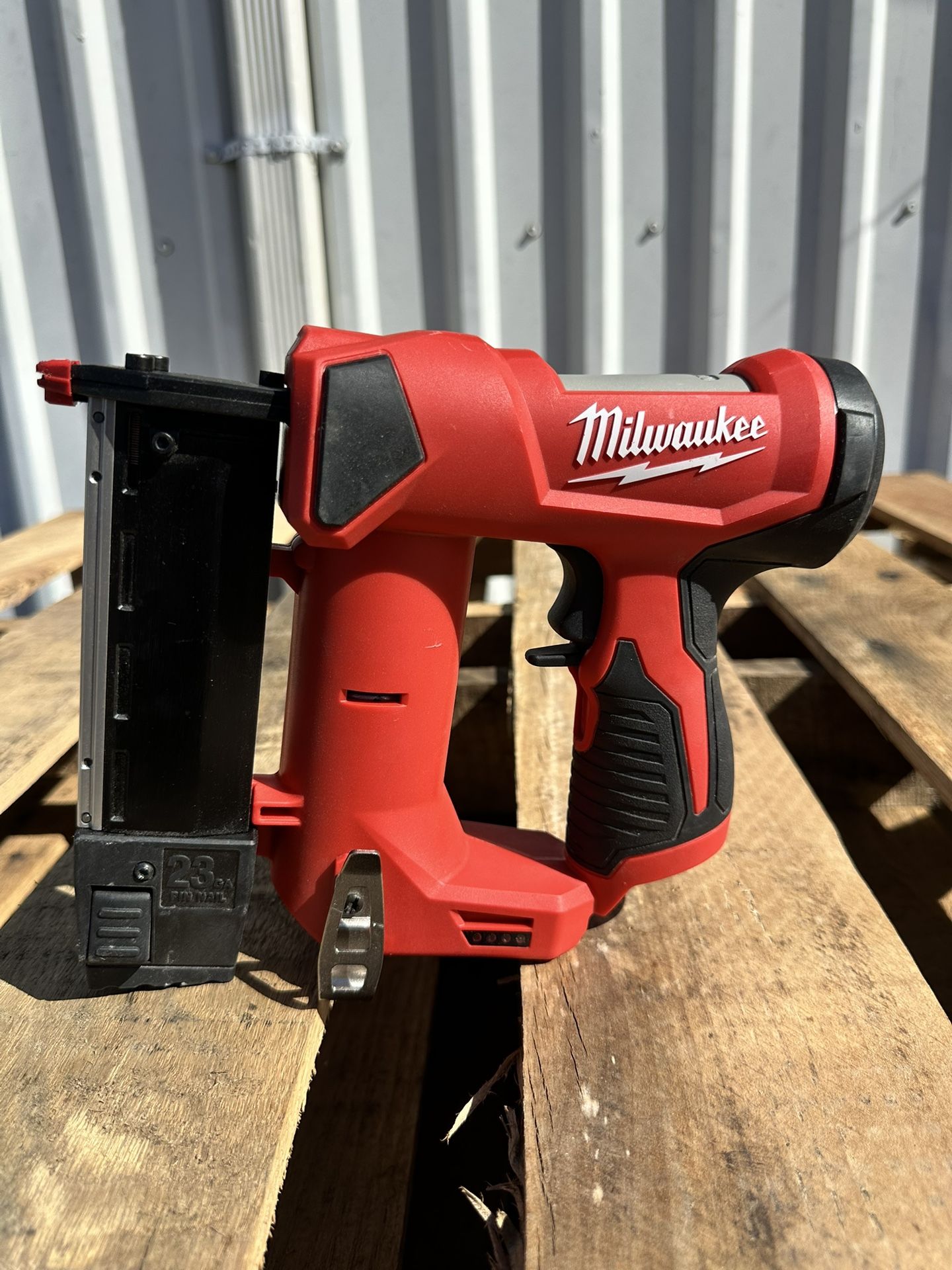 Milwaukee TOOL ONLY M12 12-Volt 23-Gauge Lithium-Ion Cordless Pin Nailer USED $125