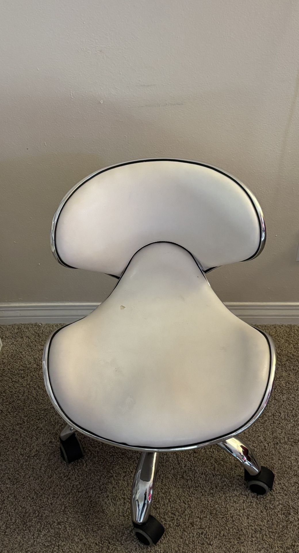 Small Chair – $20