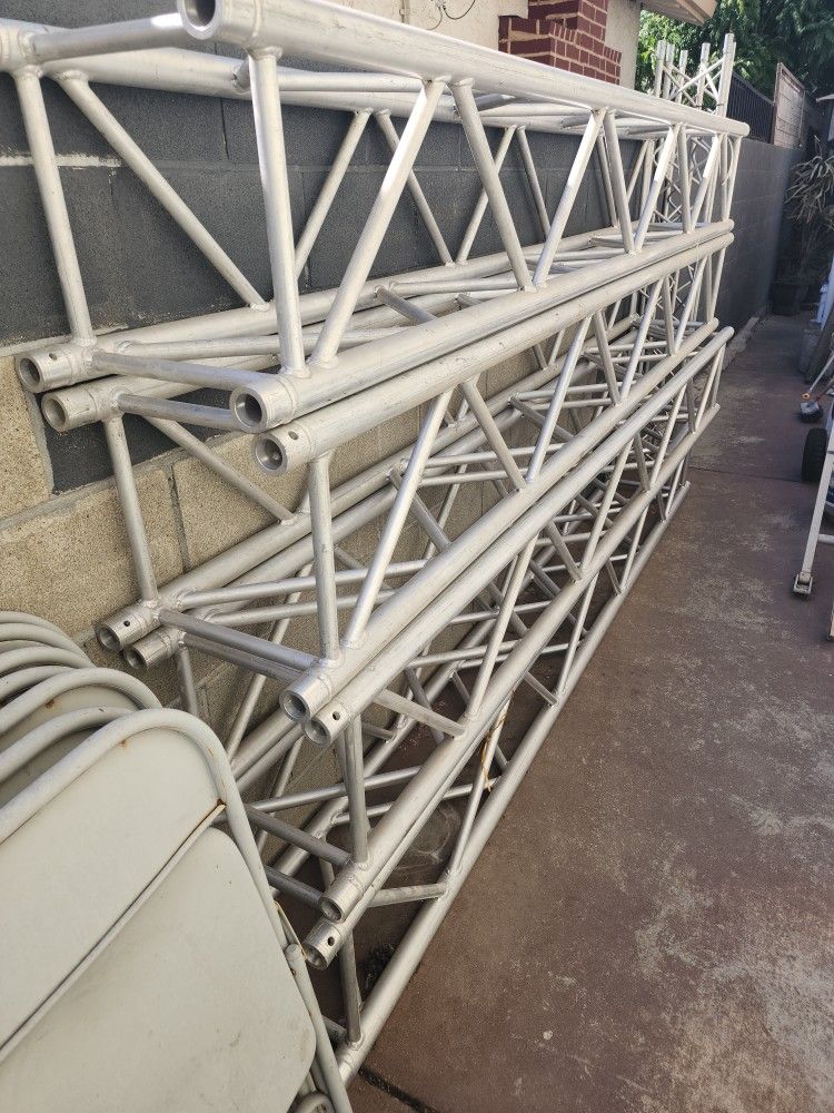 4 . 10 F . Truss Dj Equipment ALUMINUM Columns For Lighting Moving Heads Speakers Etc....