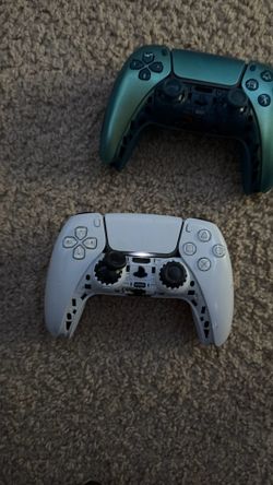 broken PS5 controllers