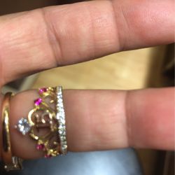 14kt yellow gold with a Ruby Crown 👑 Quinceañera ring