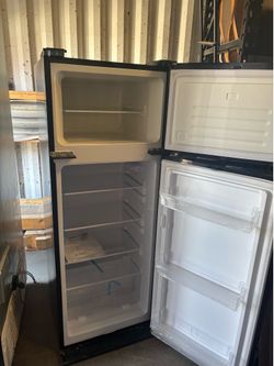 EVERCHILL 8.0 CUBIC FOOT 12V CUFT TOP FREEZER DUAL SWING
