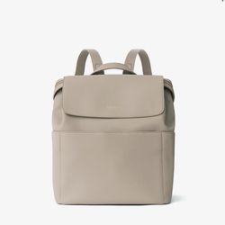 Kinney midi backpack. Color sand.