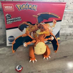 LIKE NEW!! MEGA Pokémon Building Toys Set Charizard with Articulated and Poseable Wings (222 Pieces) - complete & built! 