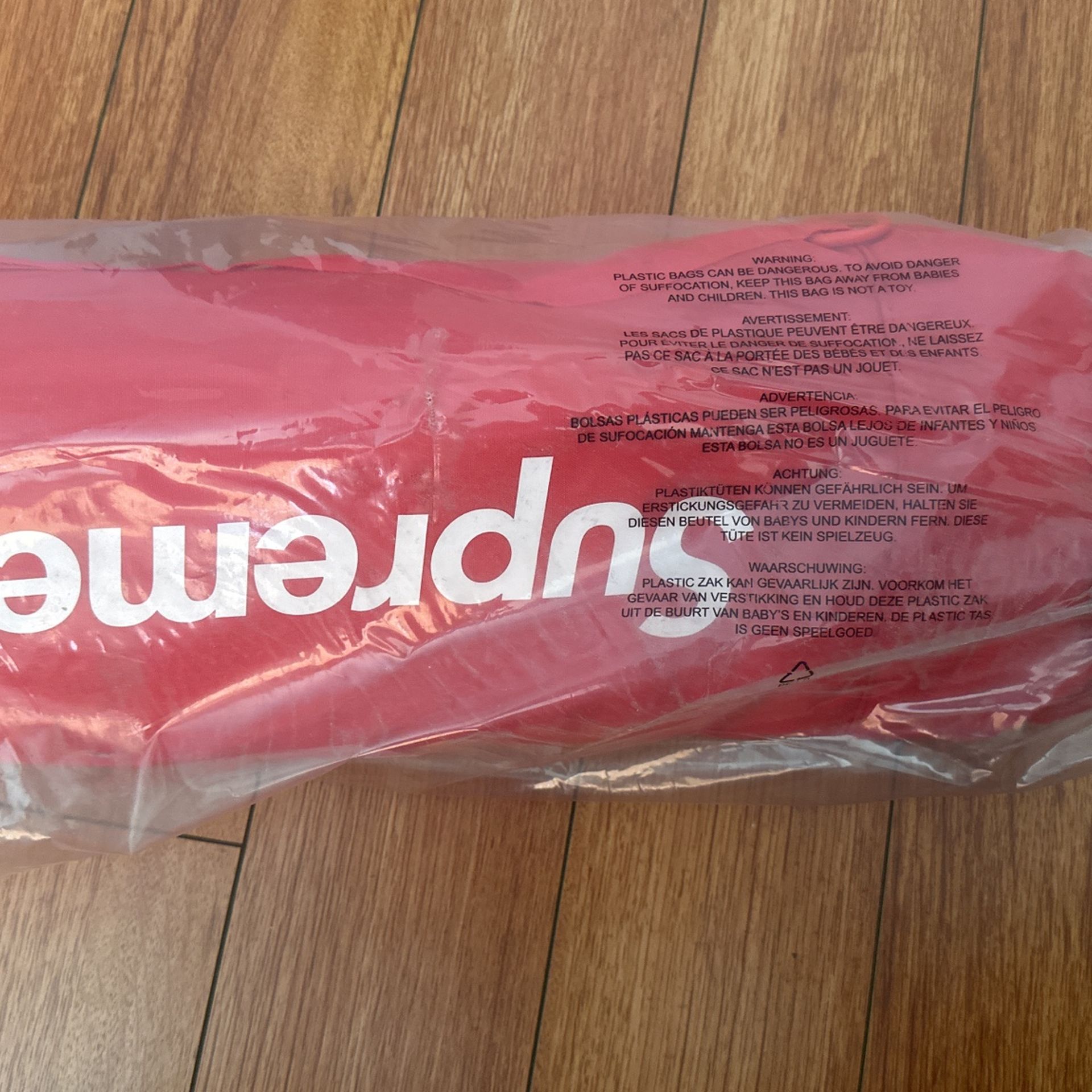 Supreme Helinox Bench One Red Brand New Sports & Outdoors