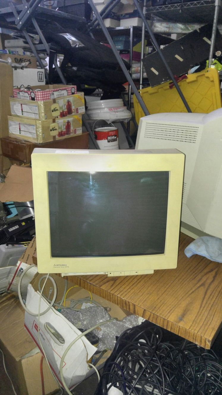 Mistibushi 17 inch crt monitor touch screen