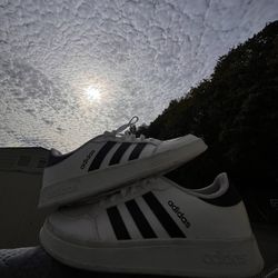 Adidas Grand Court Sneakers 