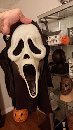 Ghostface Scream Mask