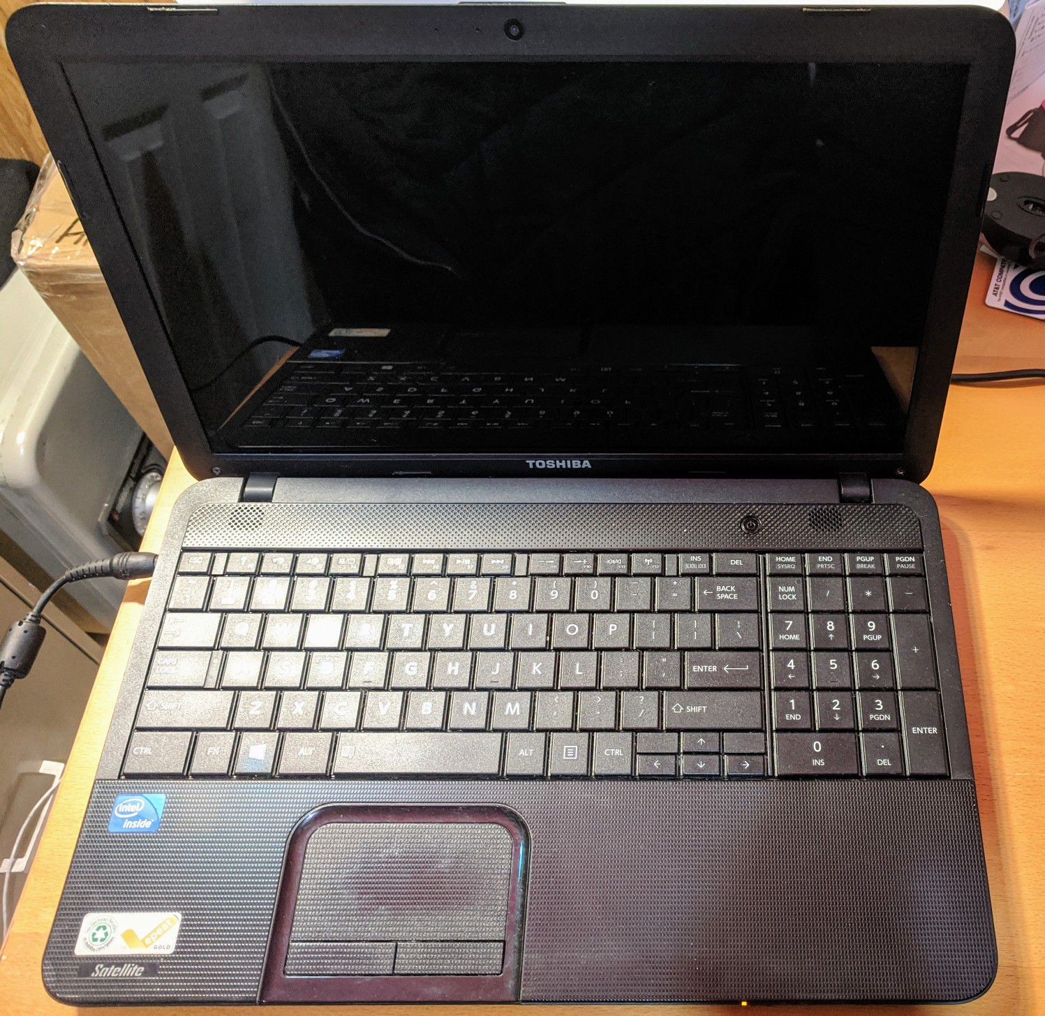 Toshiba Laptop 15.6" 320 GB