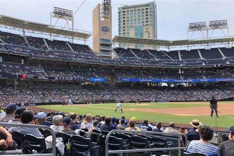 (4 Tickets ) Padre Vs D’backs Wednesday 7/9