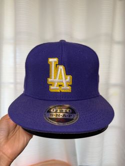 VINTAGE Otto snapback cap with LA LAKERS logo in gold and white adjustable Medium to XL.  One size fits most. Basketball 🏀 #basketball #la #lakers #b