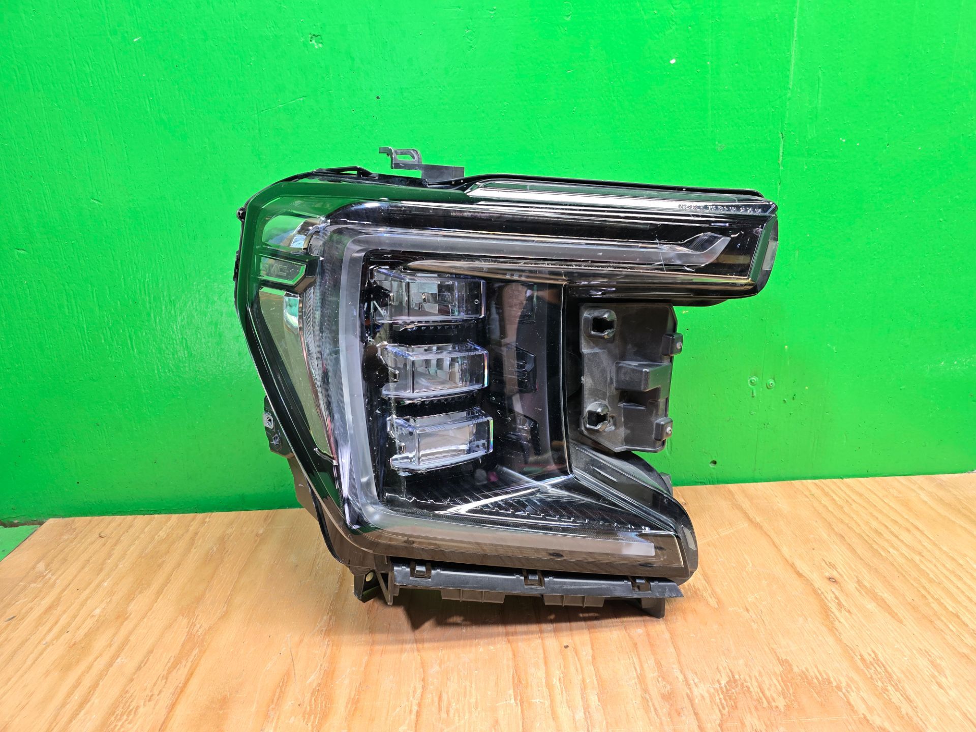 Yukon 2021 2022 2023 2024 2025 headlight