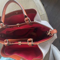 Dooney Burke purse like new