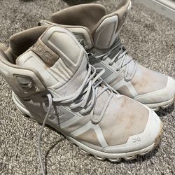 On cloud Hiking Boots