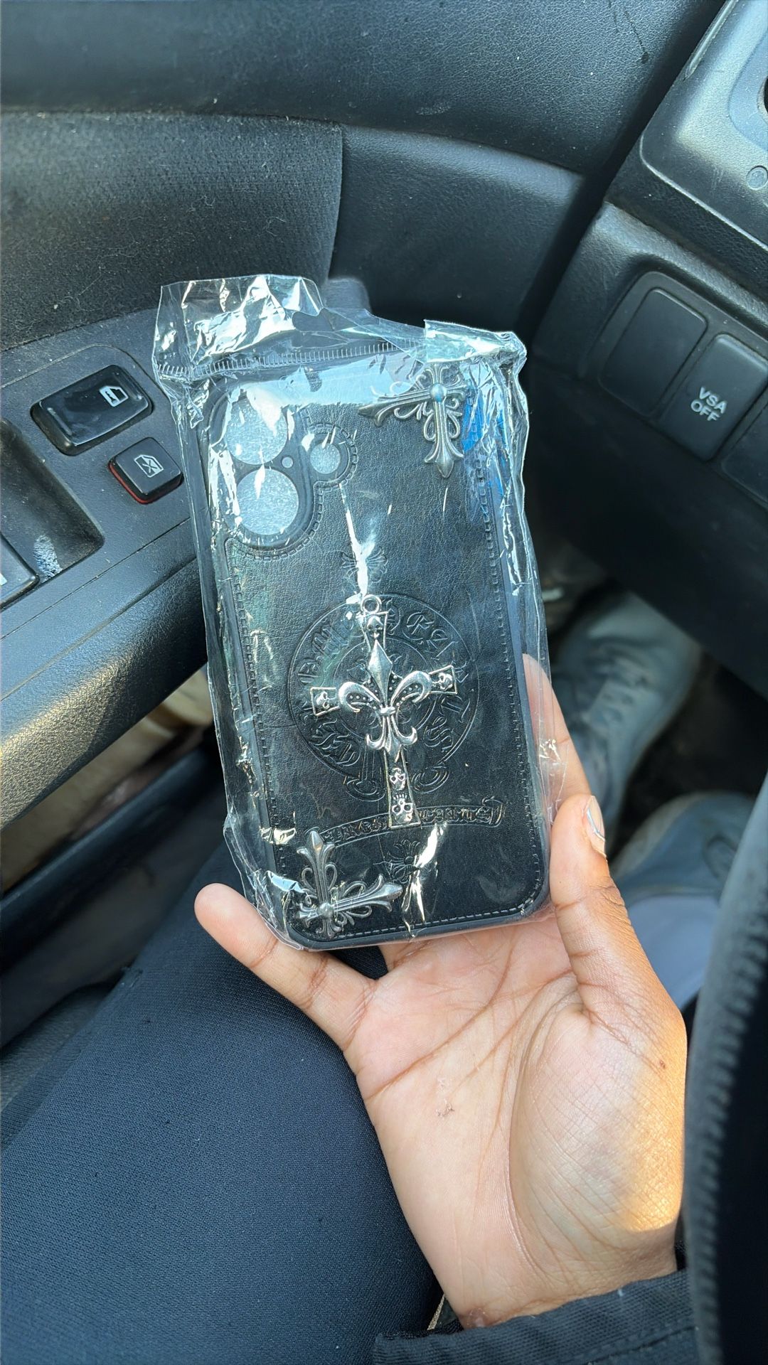 brand new iphone 16 case chrome heartt