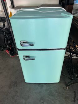 Mini refrigerator