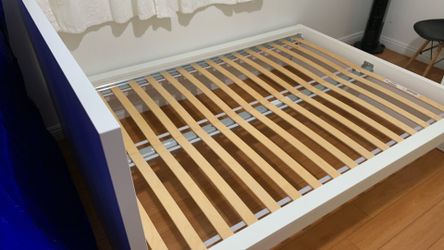 FULL SIZE BED FRAME
