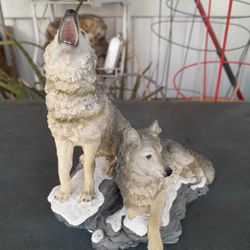 Collectible "Howling At The Moon" Polyresin Sculpture By Home Interiors. L@@K!