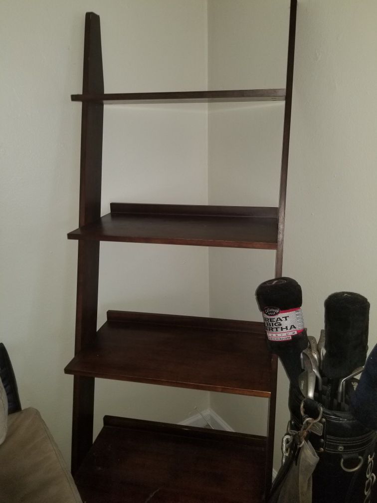 2 American Signature Furniture Store ladder shelves. Excellent condition. 27x21x78. Both for only $50