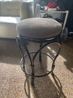 Short barstools