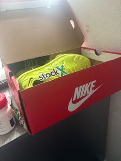 Nike Air VaporMax Plus Volt Sneaker