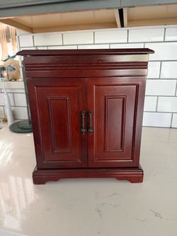 Large vintage jewelry box